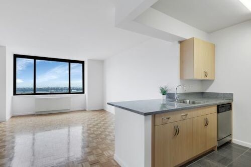Primary Photo - 277 W 47th St
