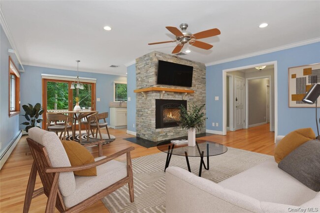 Building Photo - 350 Spring St