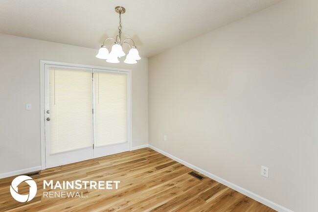 Building Photo - 810 Rowell St