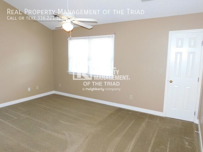 Foto del edificio - Beautiful 2 Bedroom/2.5 Bath in Adams Farm