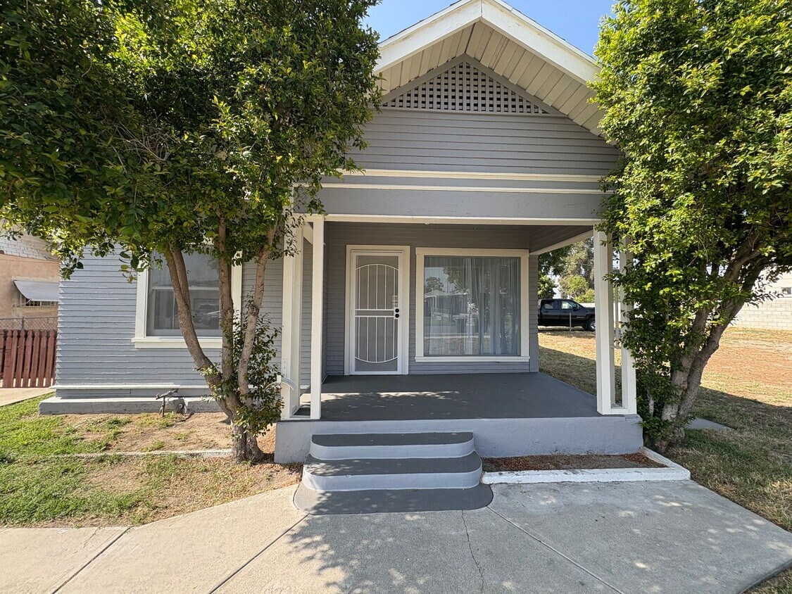 Foto principal - Gorgeous 4 bedroom with HUGE Lot in Colton...