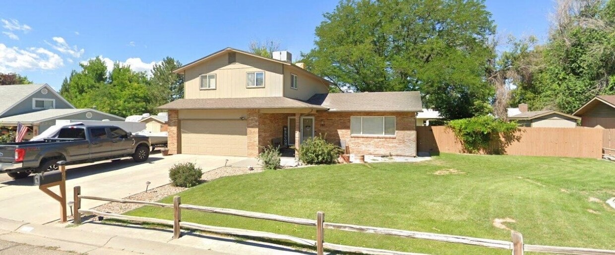 Primary Photo - 595 McMullin Dr