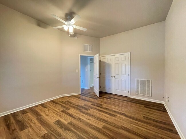 Foto del edificio - South Hill Home For Rent!!