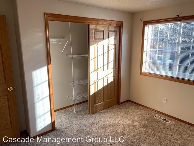 Foto del edificio - 3 br, 2 bath House - 5363 Tamara Ct S