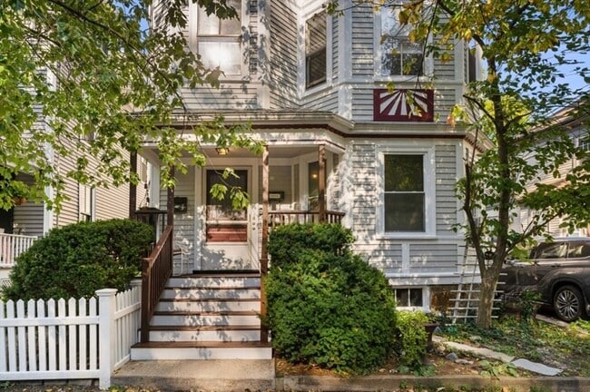 Building Photo - 112 Chestnut St