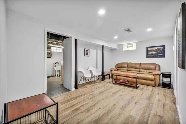 Foto del edificio - 113 Madison Ave