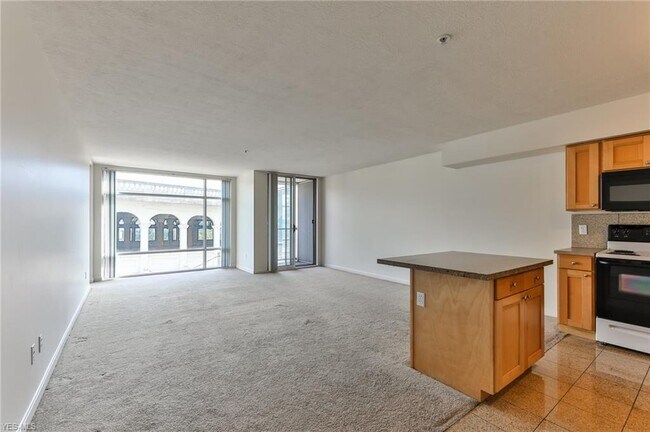 Building Photo - 2222 Detroit Ave