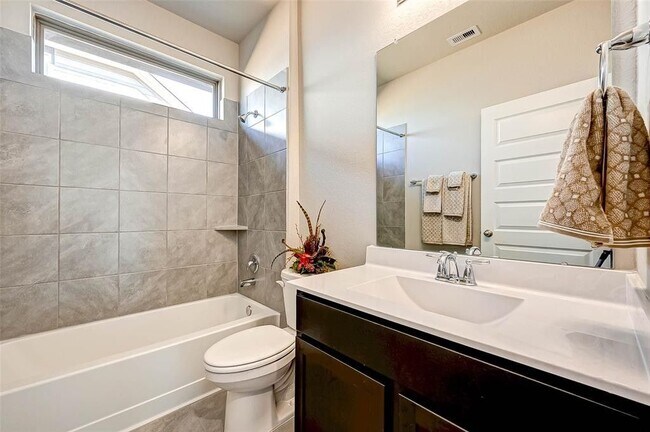 Foto del edificio - 8527 Golden Field Dr