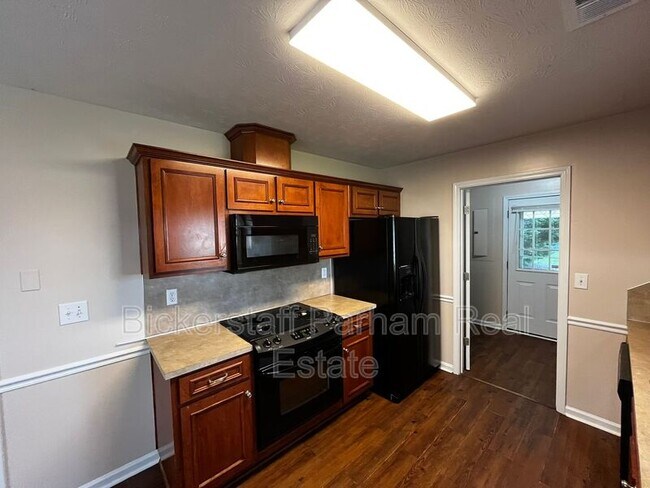 Foto del edificio - 822 Lee Rd 213