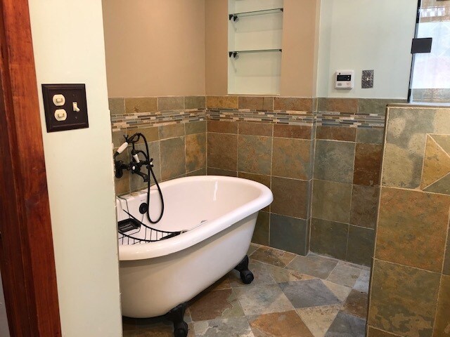 bathroom - 2433 San Jacinto Ct