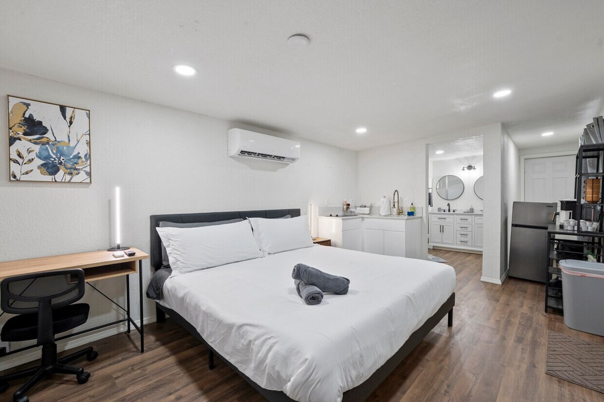 Foto principal - 4030 W Lincoln St