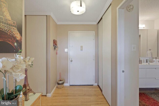 Foto del edificio - 307 Yoakum Pkwy