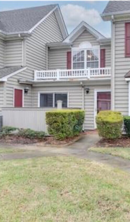Foto principal - 2311 Old Greenbrier Rd