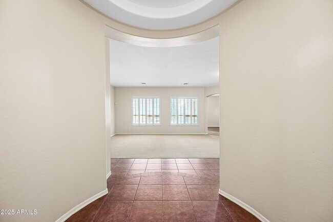 Foto del edificio - 2407 E Iris Dr