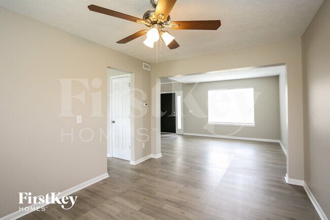 Building Photo - 3346 Crestwell Dr