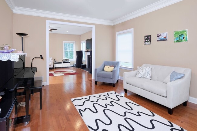 Building Photo - 22 Liam Pl