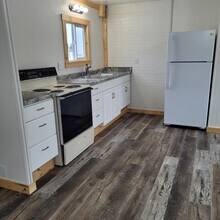 Building Photo - 421 N Hooper Ave