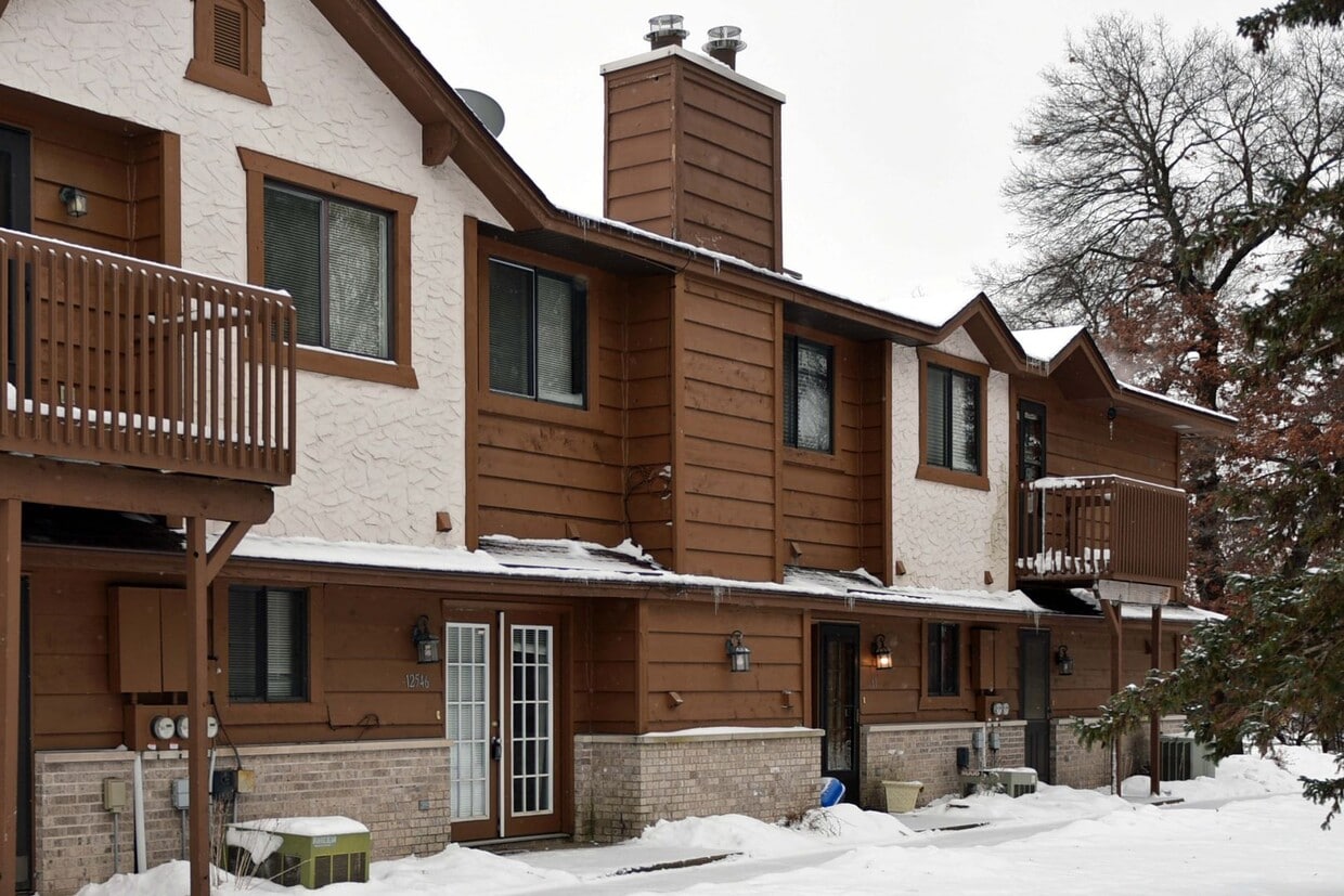 Primary Photo - Beautiful 2-Bed, 2-Bath Townhome in Coon Rapids