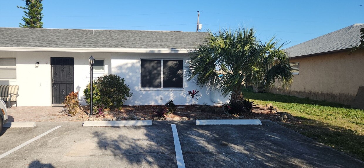 Primary Photo - Duplex for rent