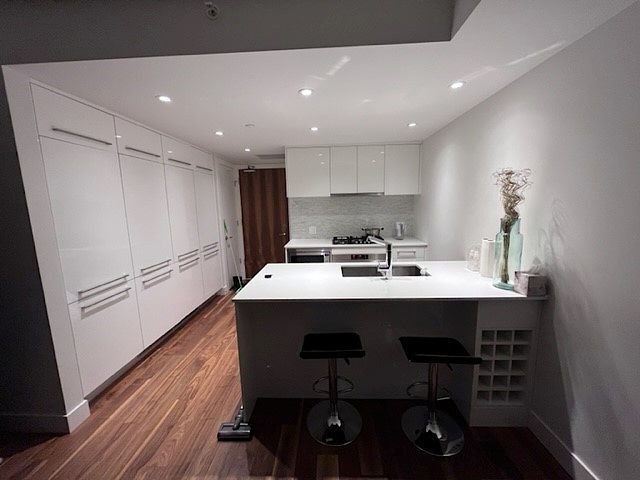 Photo du bâtiment - 1025 5 Ave SW