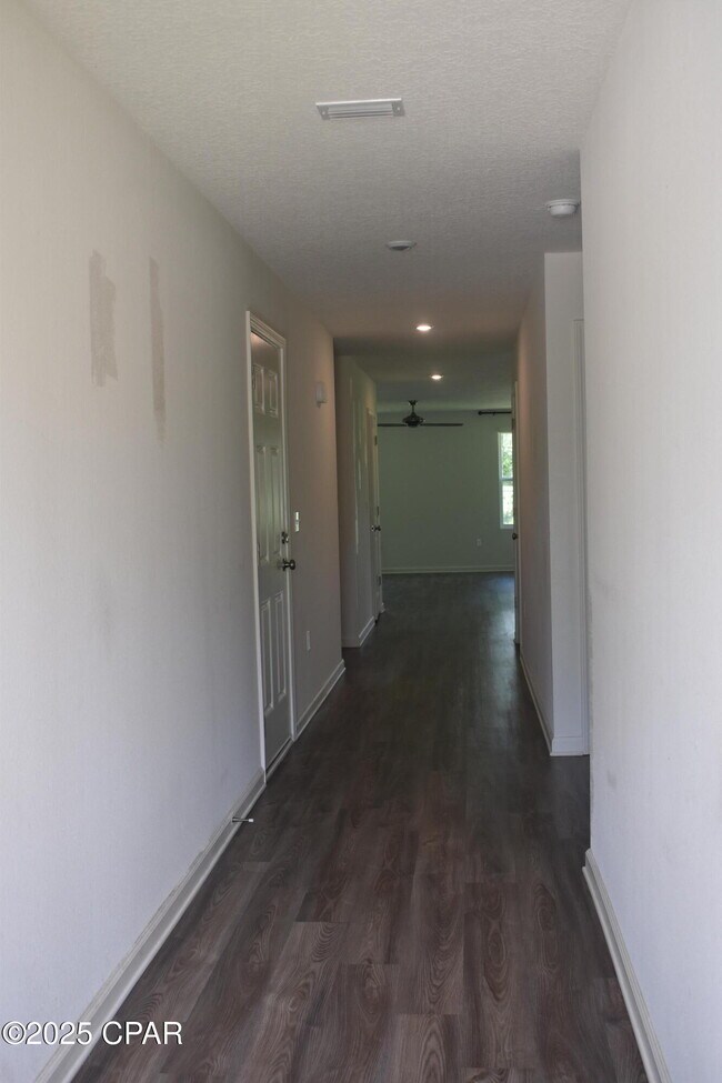 Foto del edificio - 1570 Aldoro Cir