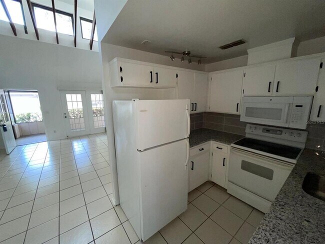 Foto del edificio - 4806 Lake Ridge Rd
