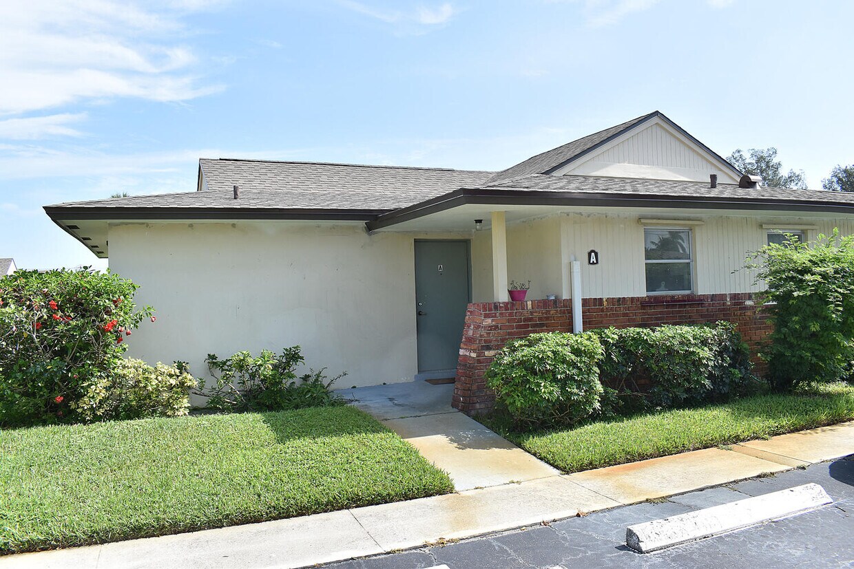 Primary Photo - 2770 Ashley Dr E