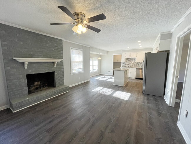 Foto del edificio - 306 Lloydwood Dr