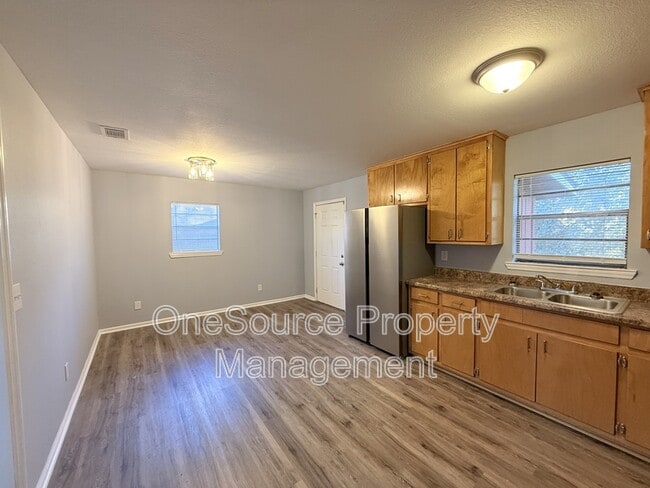 Building Photo - 209 Earnest St