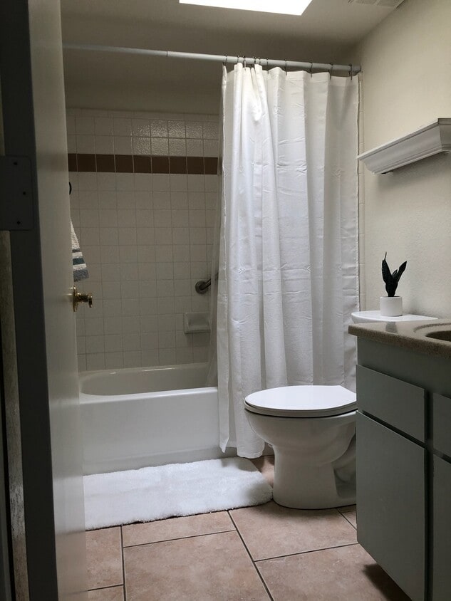 16528 Gunsight E Dr Unit 204, Fountain Hills, AZ 85268 Condo for Rent