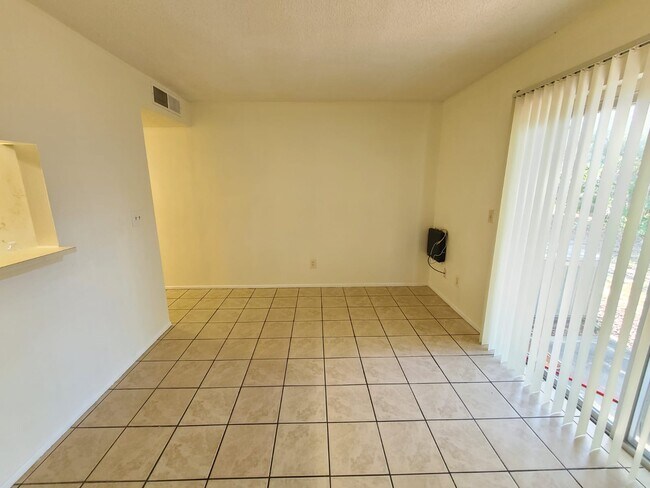 Building Photo - 7177 E Bank Dr