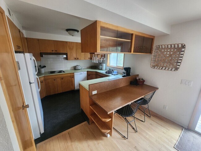 Foto del edificio - 520 Highland Wy