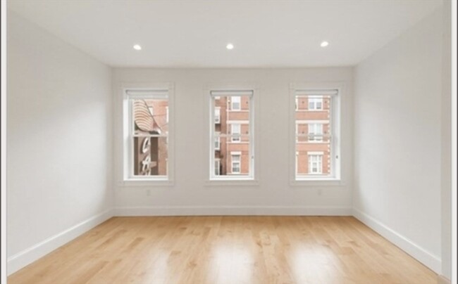 Building Photo - 344 Hanover St