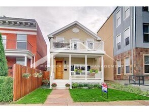 Building Photo - 2426 Tremont Pl
