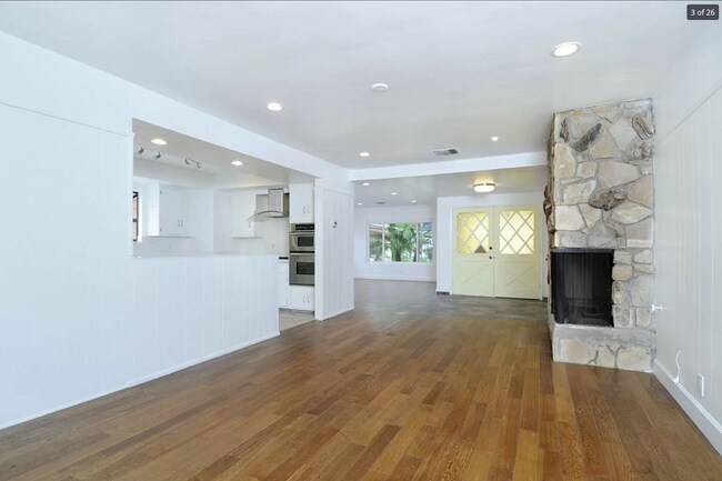 Building Photo - 2458 Sleepy Hollow Dr