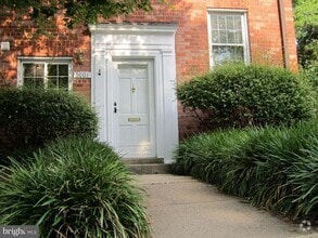 Building Photo - 3601 Greenway Pl