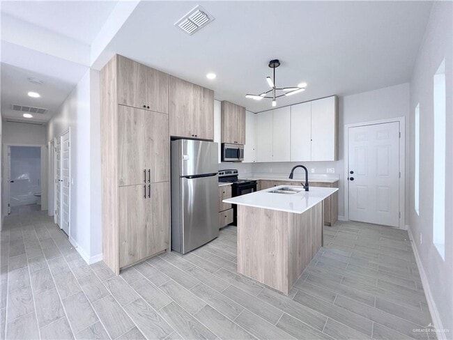 Building Photo - 10 Retama Ln