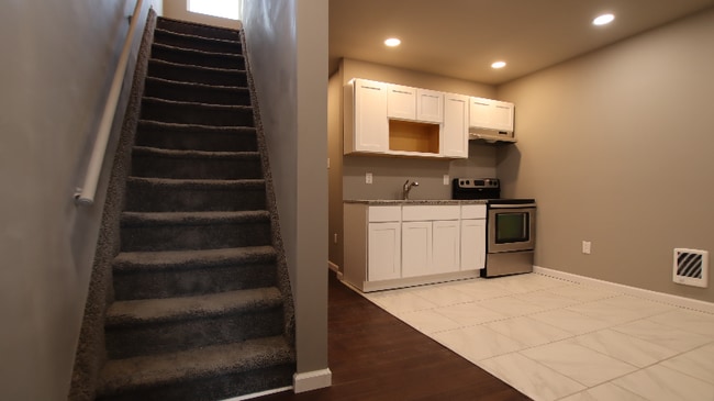 Photo - 4932 W Thompson St Apartment