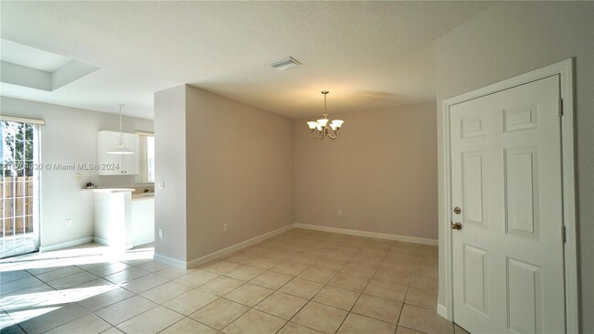 Foto del edificio - 910 SW 153rd Ct