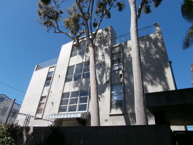 Building Photo - 109 Breeze Ave