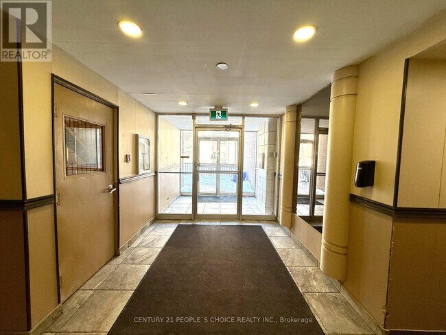 Building Photo - 2095 Roche Ct