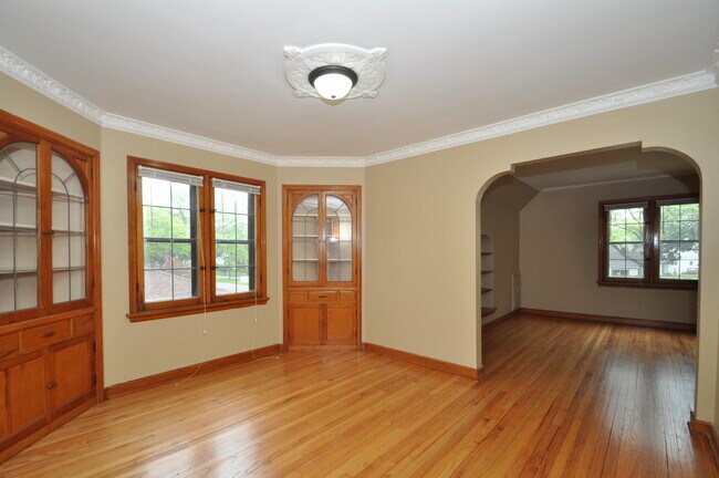 Building Photo - 5808 W Roosevelt Dr