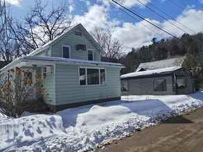 Building Photo - 18 Tremper Ave