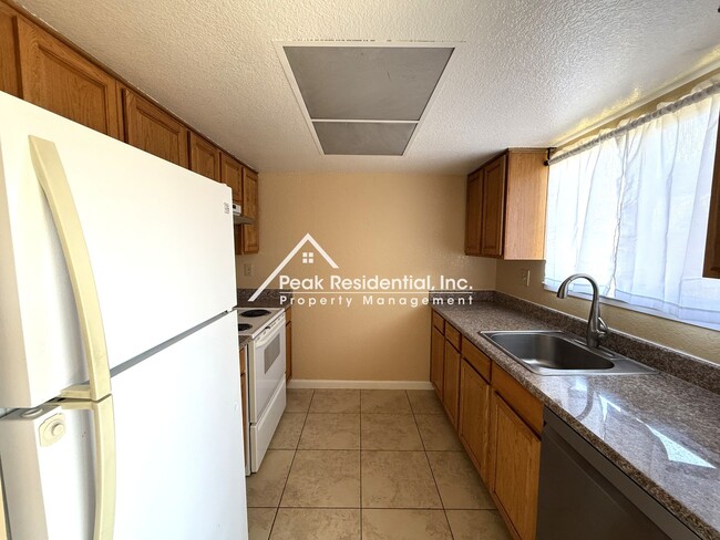 Building Photo - 8907 Rancho Grande Ct
