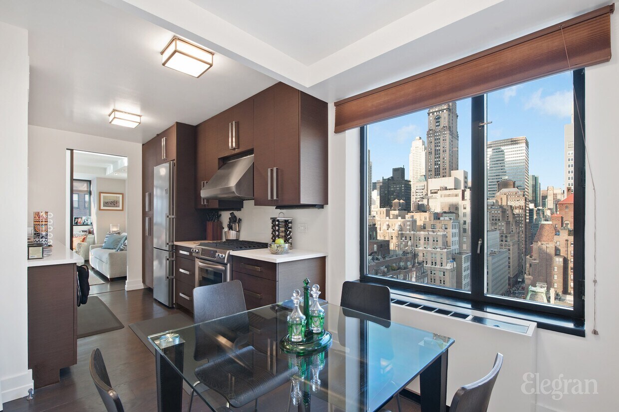 Primary Photo - 211 Madison Ave