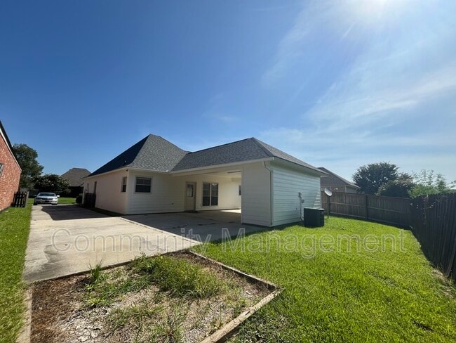 Building Photo - 40357 Creekway Cove Ct