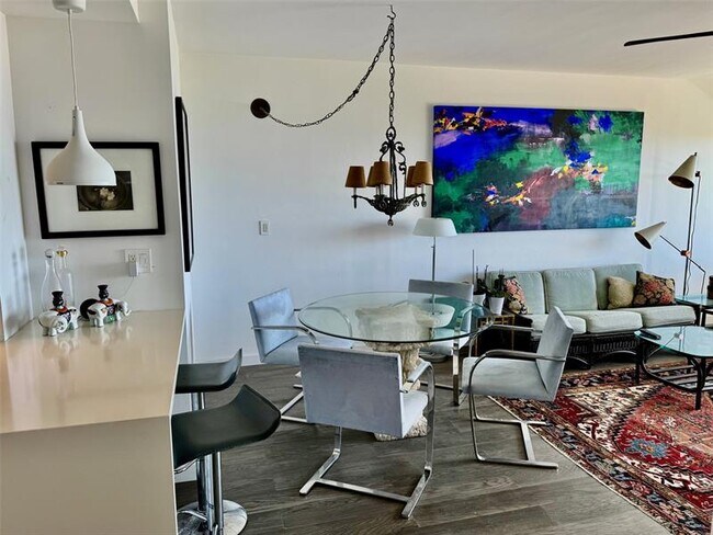 Foto del edificio - 2840 N Ocean Blvd