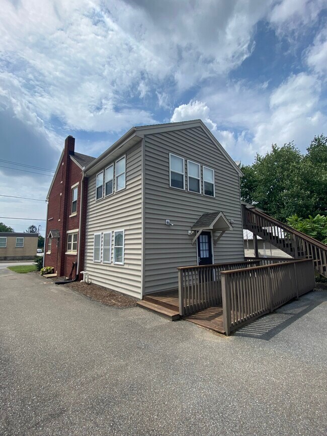 Back - 18 N Decatur St