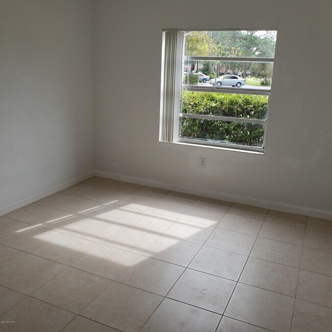 Foto del edificio - 4911 Pinewood Dr NE