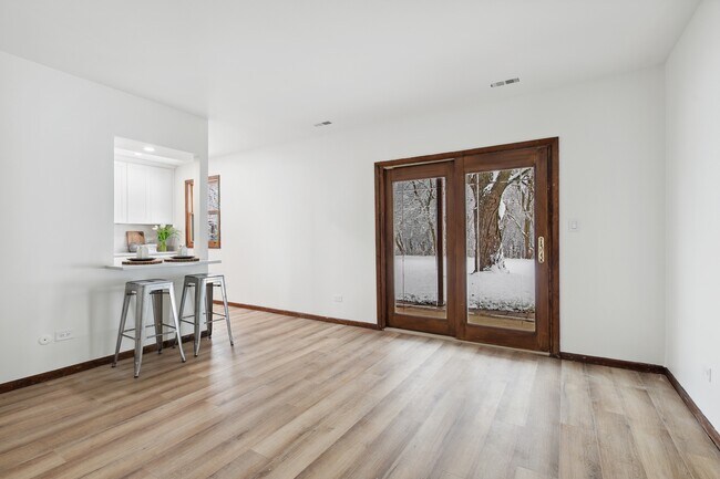 Foto del edificio - 722 S McHenry Ave